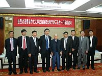 中大代表團到訪寧波大學，會晤聶秋華校長（右五）。
